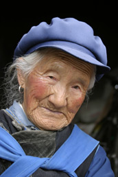 Old Naxi woman, Lijiang